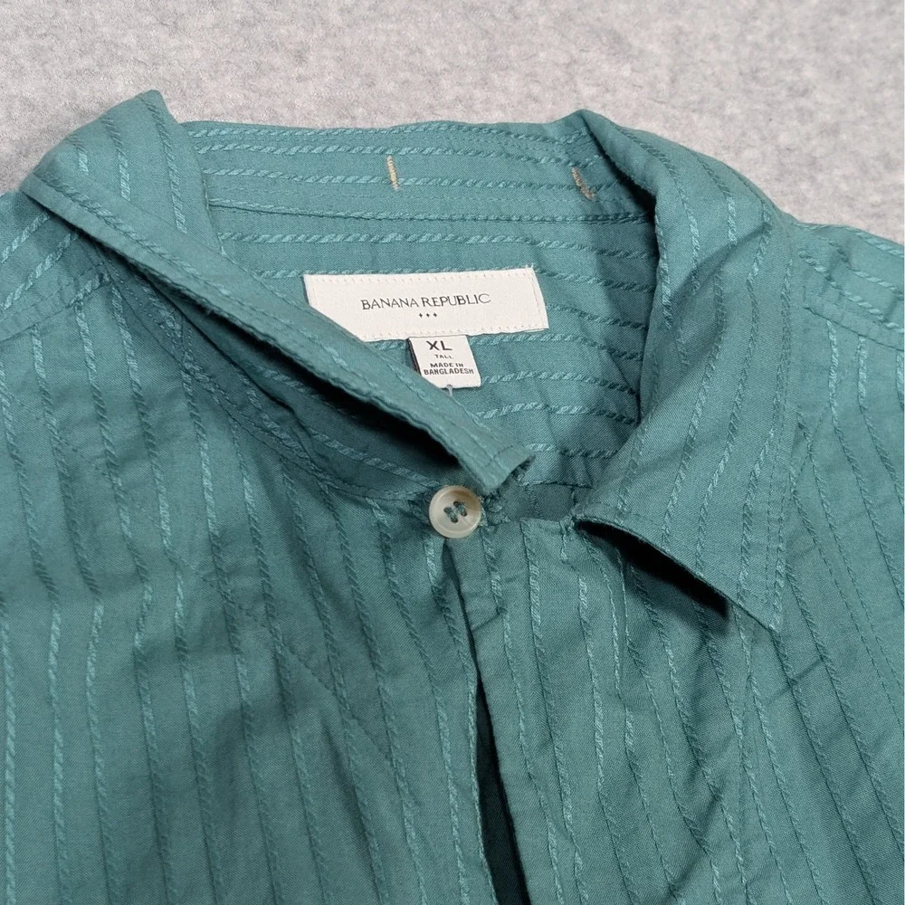 Banana Republic Resort Button Up Shirt Mens XL Tall Short Sleeve Textured